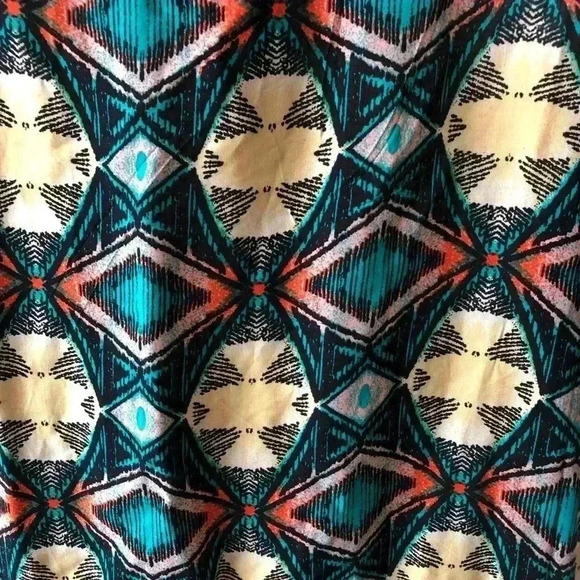 💥🆕Xhilaration Sleeveless Lace Multi print Blouse🆕 - Picture 5 of 7